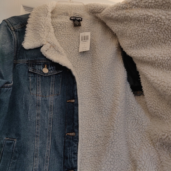 Hot topic Sherpa Lined Denim Jacket - Plus Size - Picture 4 of 7